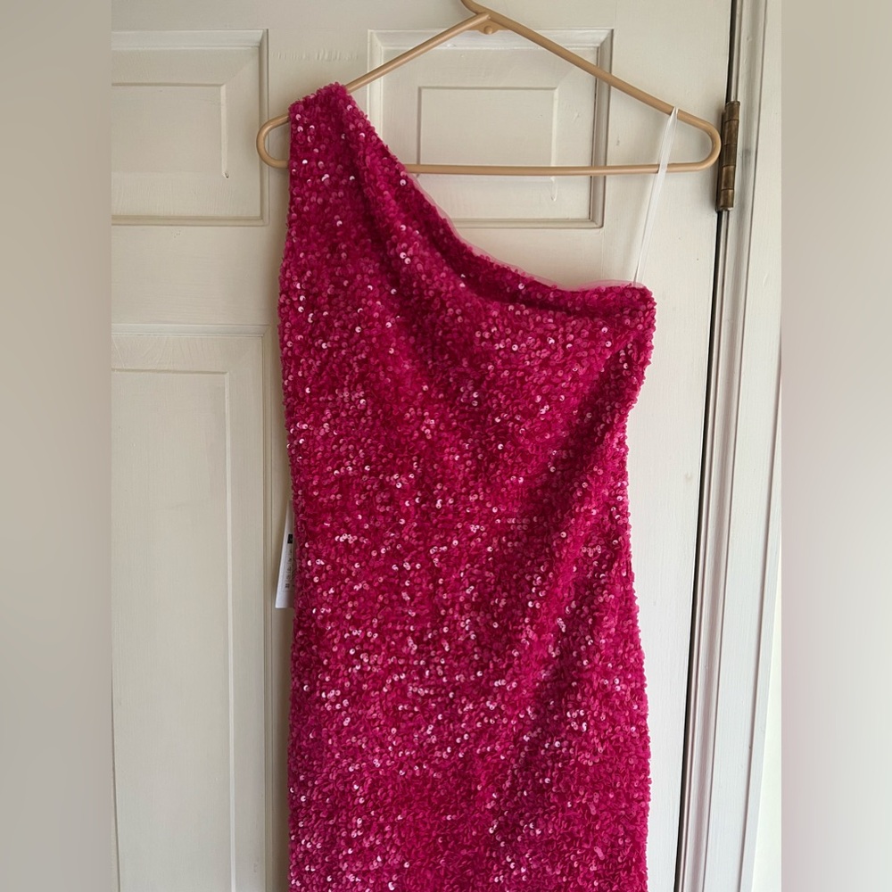Pink / Fuchsia, Sequin, Unique back, Zipper, One shoulder.